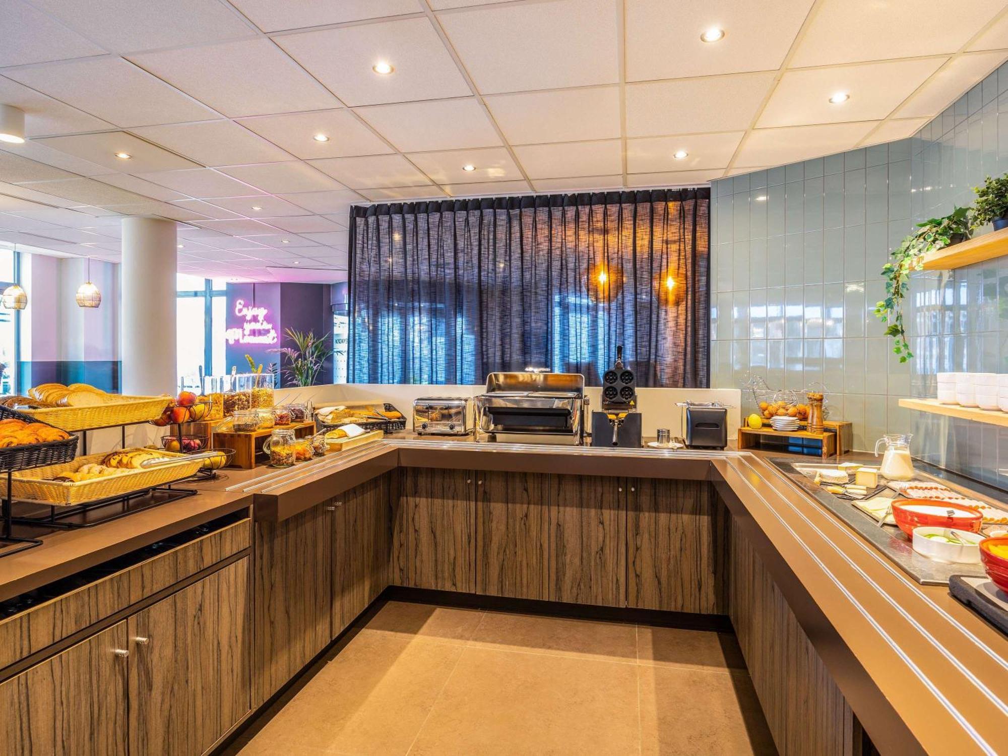 Ibis Styles Hotel Brussels Centre Stephanie Saint-Gilles Exteriör bild