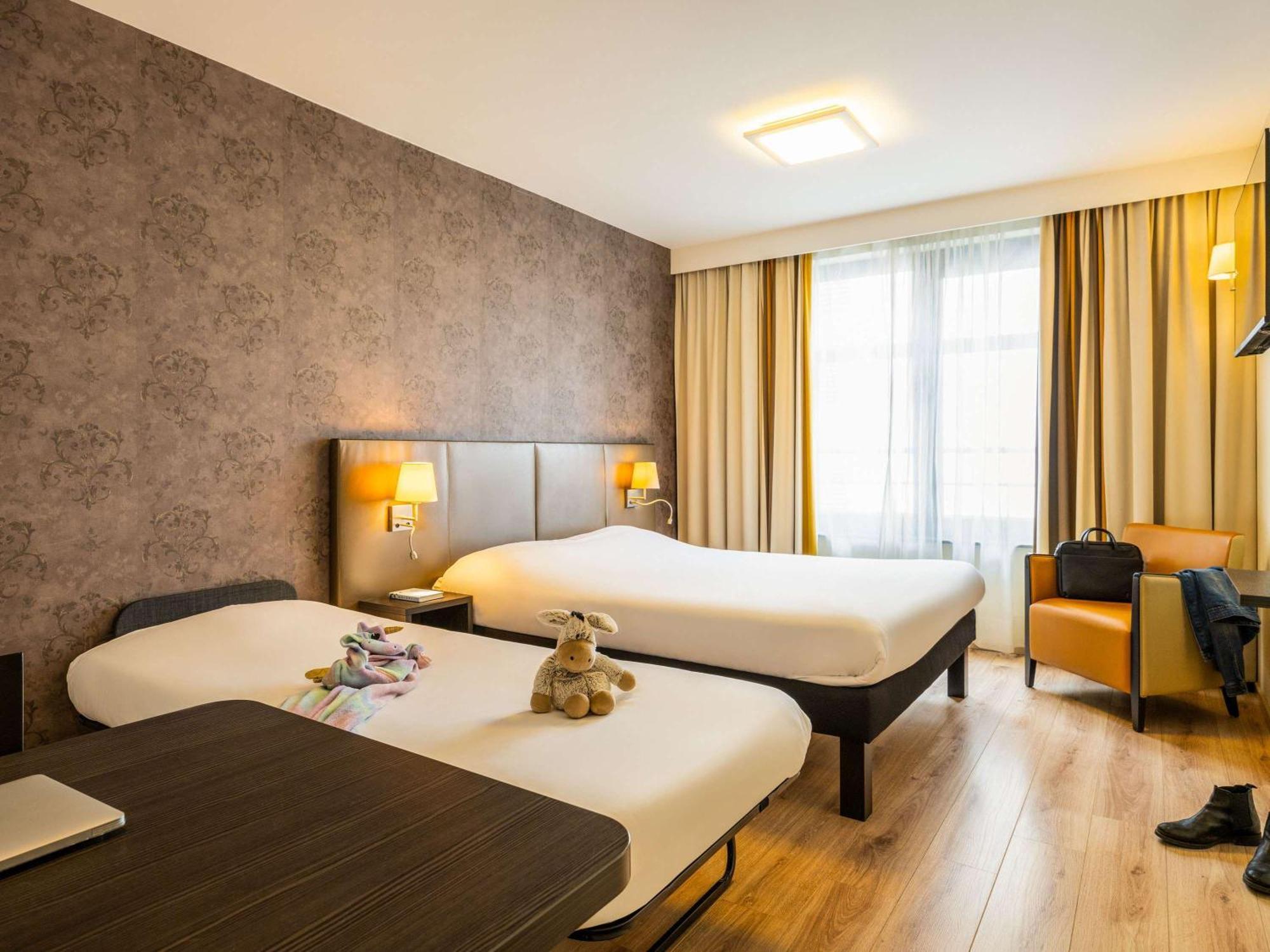 Ibis Styles Hotel Brussels Centre Stephanie Saint-Gilles Exteriör bild