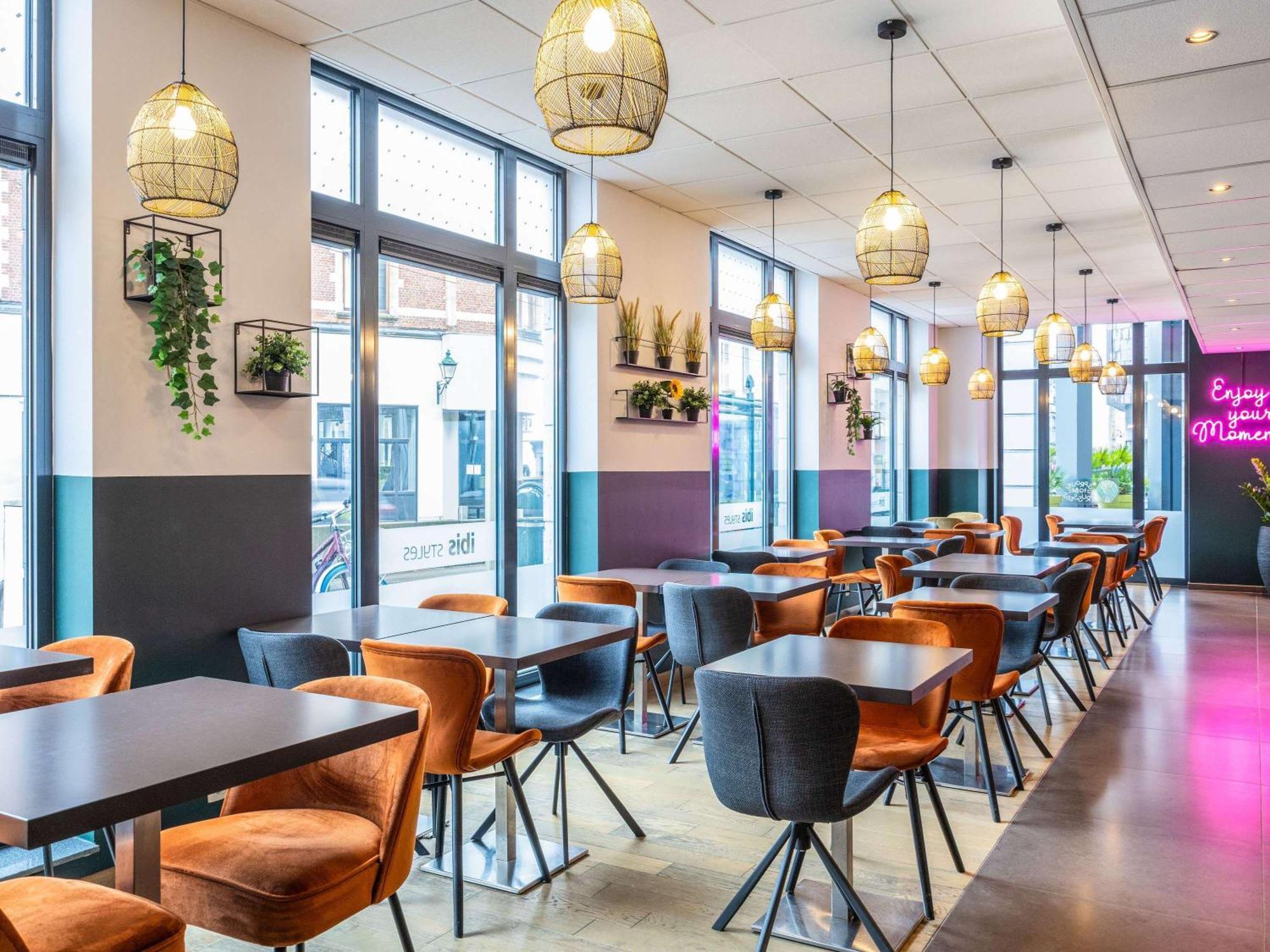 Ibis Styles Hotel Brussels Centre Stephanie Saint-Gilles Exteriör bild